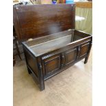 An Oak Blanket Chest.