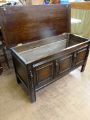 An Oak Blanket Chest.