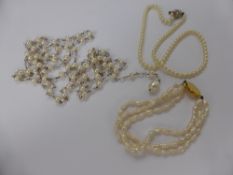 A Collection of Miscellaneous Pearl Jewellery, including fresh water pearl and glass necklace,