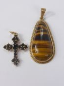 A Collection of Miscellaneous Gold Jewellery, including tiger's eye pendant, garnet cross, total