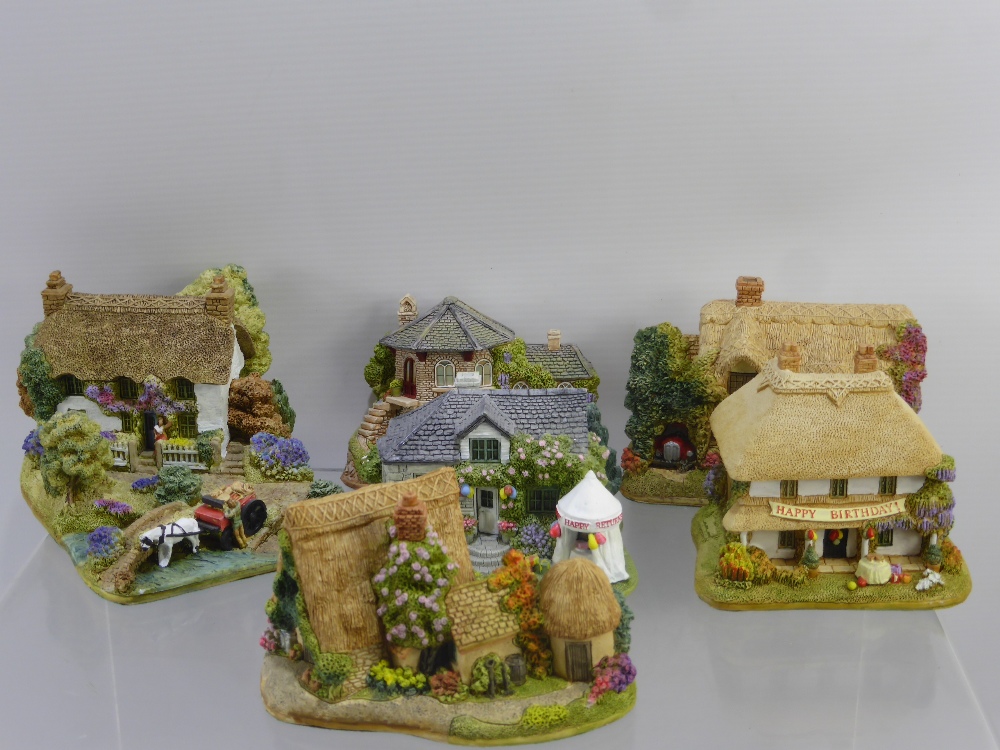 A Collection of Lilliput Lane Cottages, including "Lucky in Love", "Sea Shanty", "House in the - Image 2 of 2