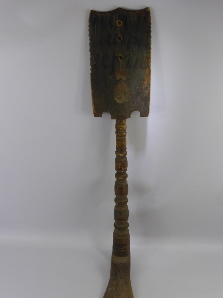 An Early 19th Century Russian White Sea Region Distaff, with hand painted decoration. Note: A tool - Image 2 of 4