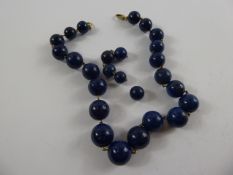A Lapis Lazuli Graduated Bead Necklace, lapis 1 - 1.5 cms, on 9 ct gold link and clasp, approx 38