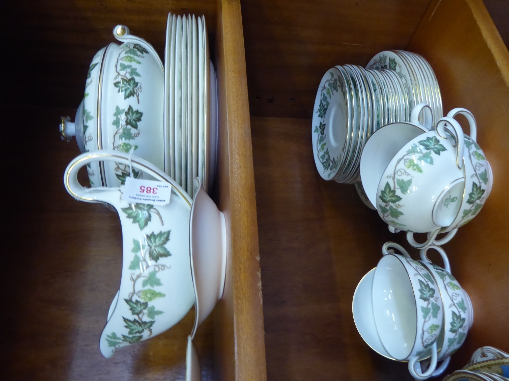 A Wedgwood 'Clara' Dinner Service, including eight large dinner plates, eight dessert plates, oval - Image 2 of 2