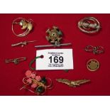 COLLECTION OF MAINLY YELLOW METAL BROOCHES