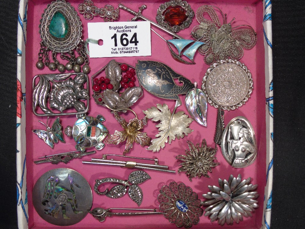 25 SILVER /WHITE METAL BROOCHES