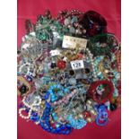 MIXED BAG OF COSTUME JEWELLERY