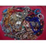 MIXED BAG OF COSTUME JEWELLERY