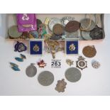 QUANTITY OF COMMEMORATIVE COINS,ARMY BADGES + OTHERS