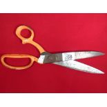 PAIR OF TAILORS SHEARS