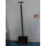 FARRIERS' SHOVEL