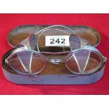 STEAM PUNK GLASSES IN METAL CASE