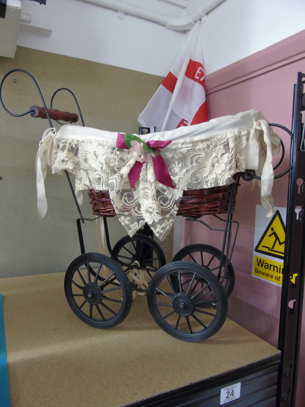 VINTAGE STYLE DOLLS' PRAM