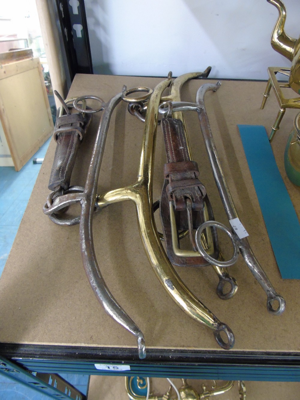 QUANTITY BRASS AND METAL HORSE HAINES