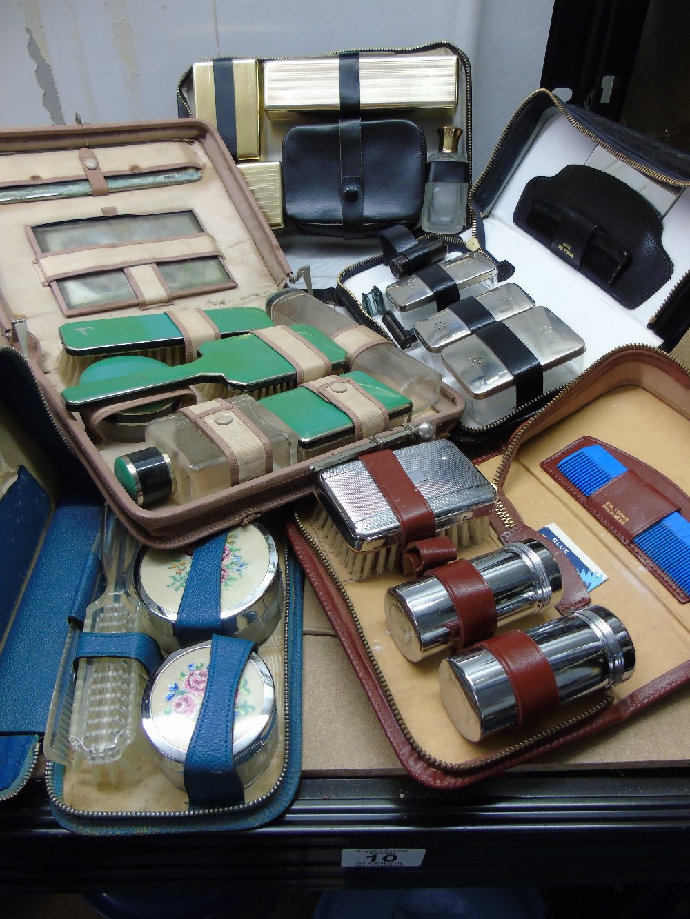 5 VINTAGE TRAVELLING SETS