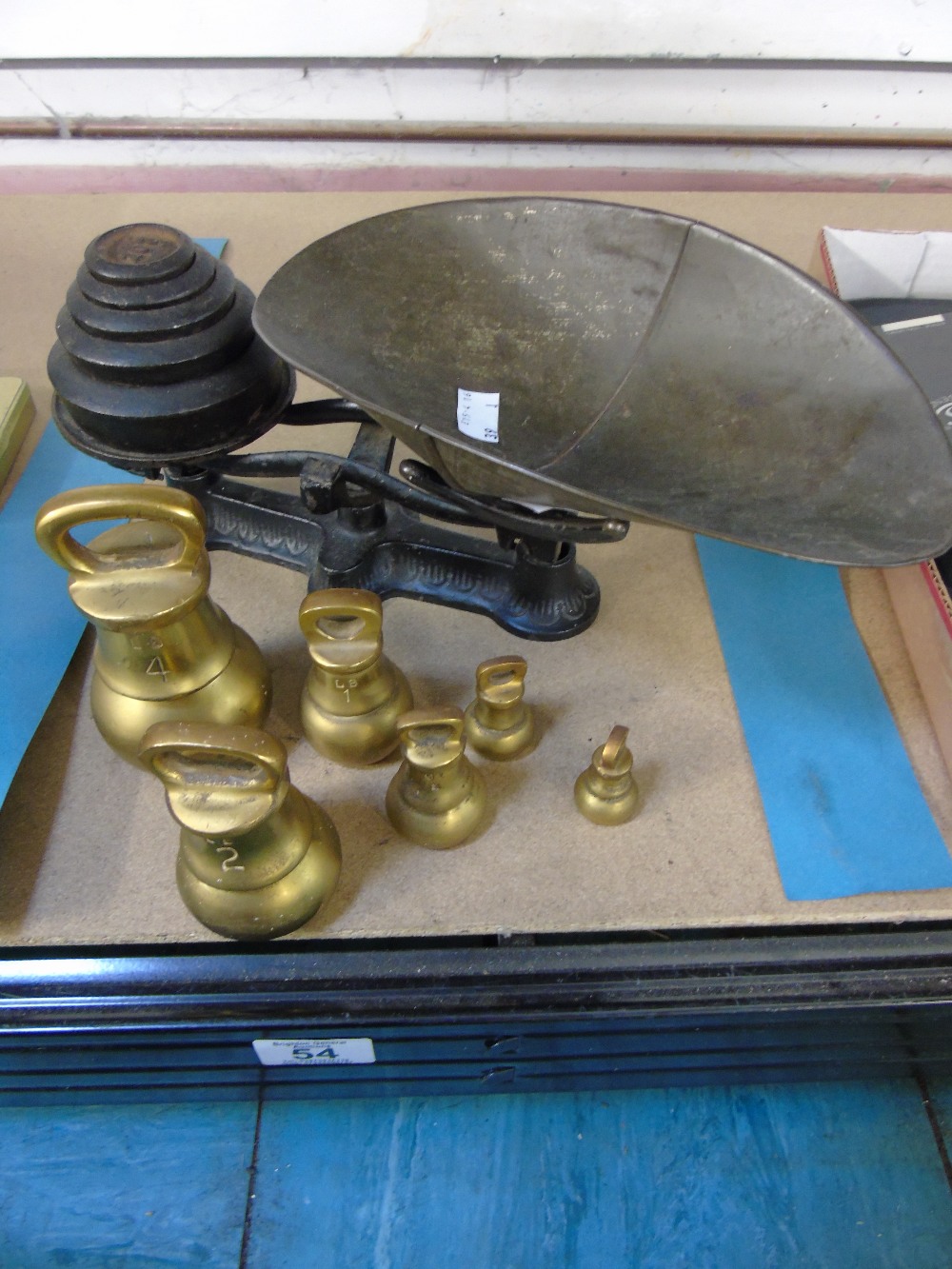 2 SETS OF WEIGHTS INCLUDING BRASS