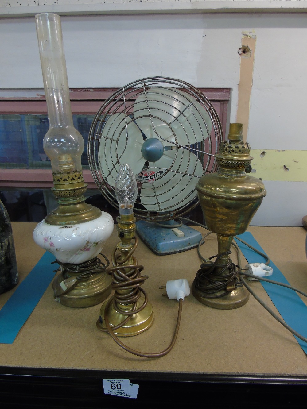 FRENCH FAN AND 3 VINTAGE LIGHTS