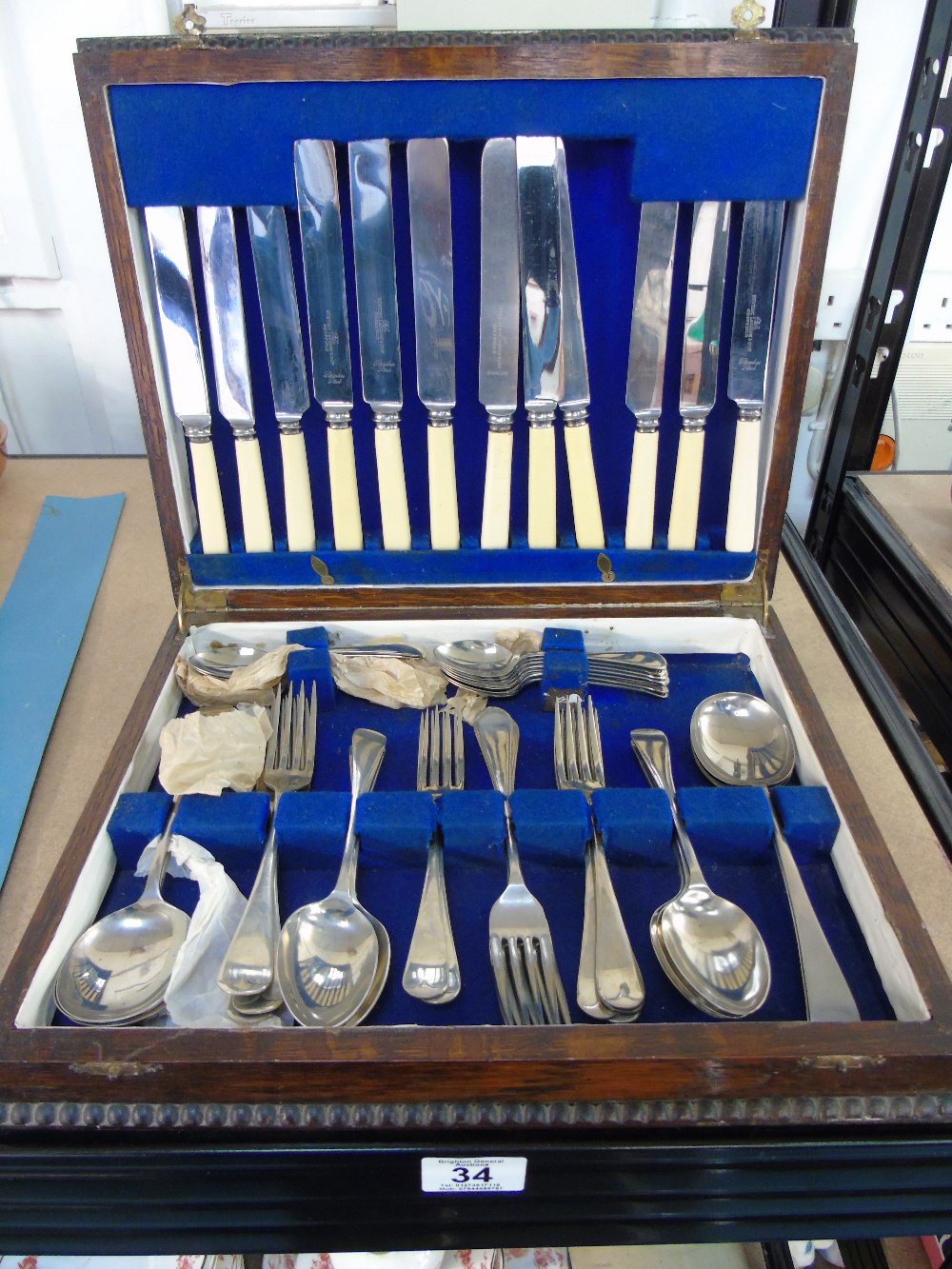 CANTEEN OF CUTLERY