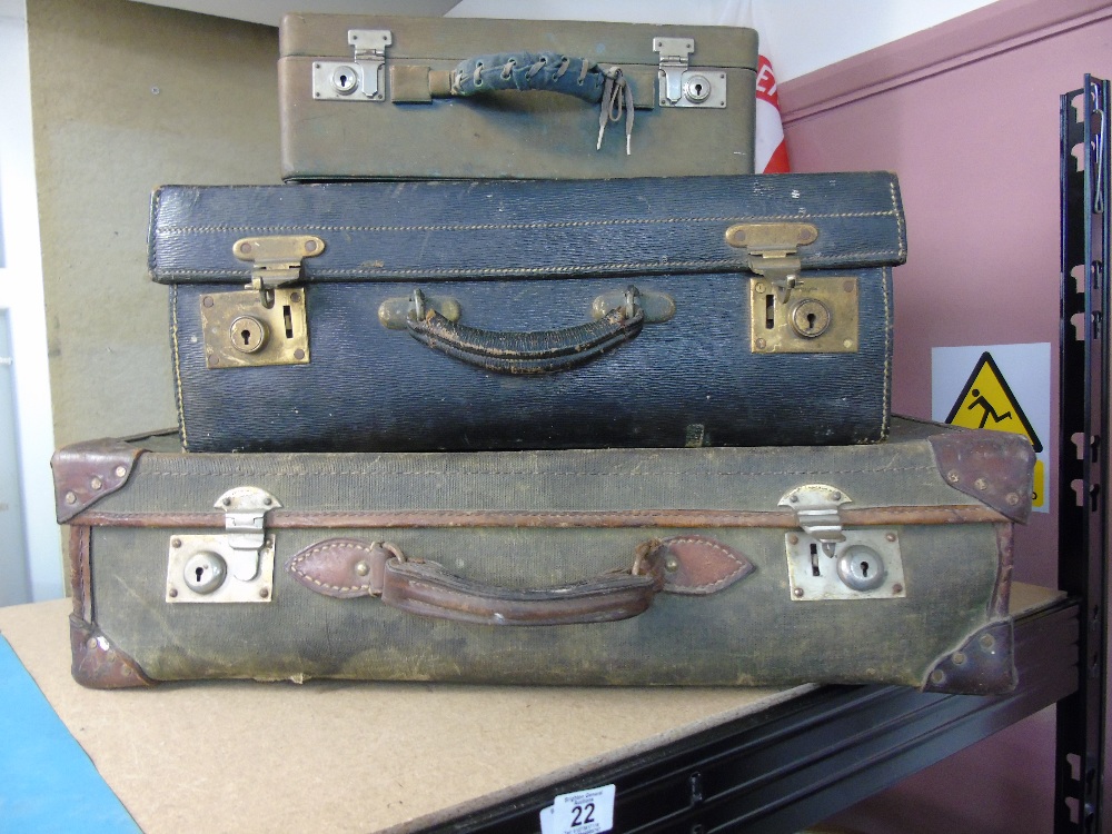 3 VINTAGE TRAVELLING CASES