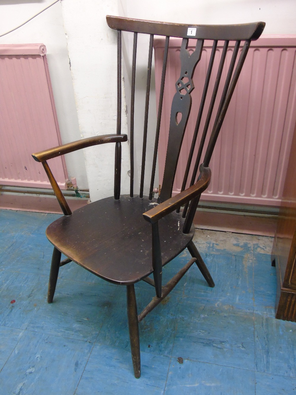 VINTAGE CARVER CHAIR