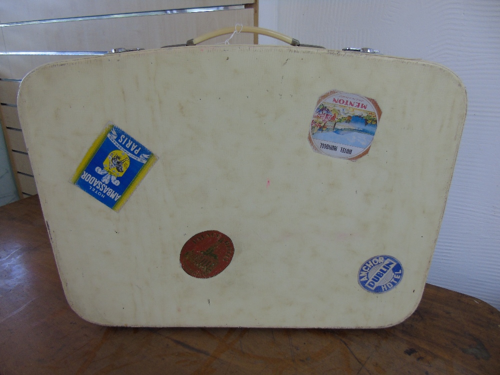 1960s REVELATION SUITCASE WITH TRAVEL/HOTEL LABELS - Image 3 of 3
