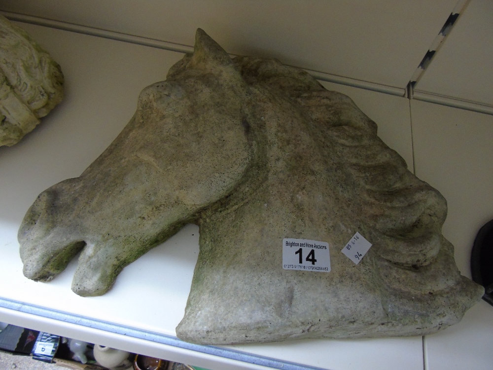 STONE HORSES HEAD GARDEN ORNAMENT