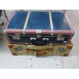 2 VINTAGE SUITCASES