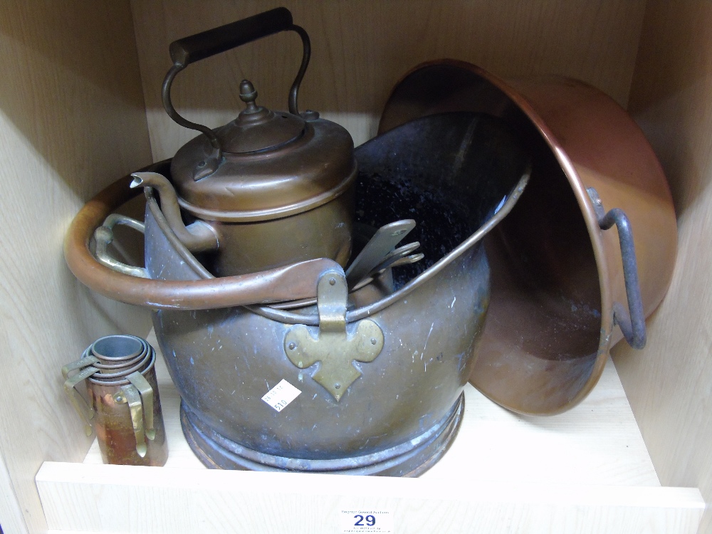 QUANTITY OF BRASS & COPPER INCLUDING SCUTTLE & MEASURES