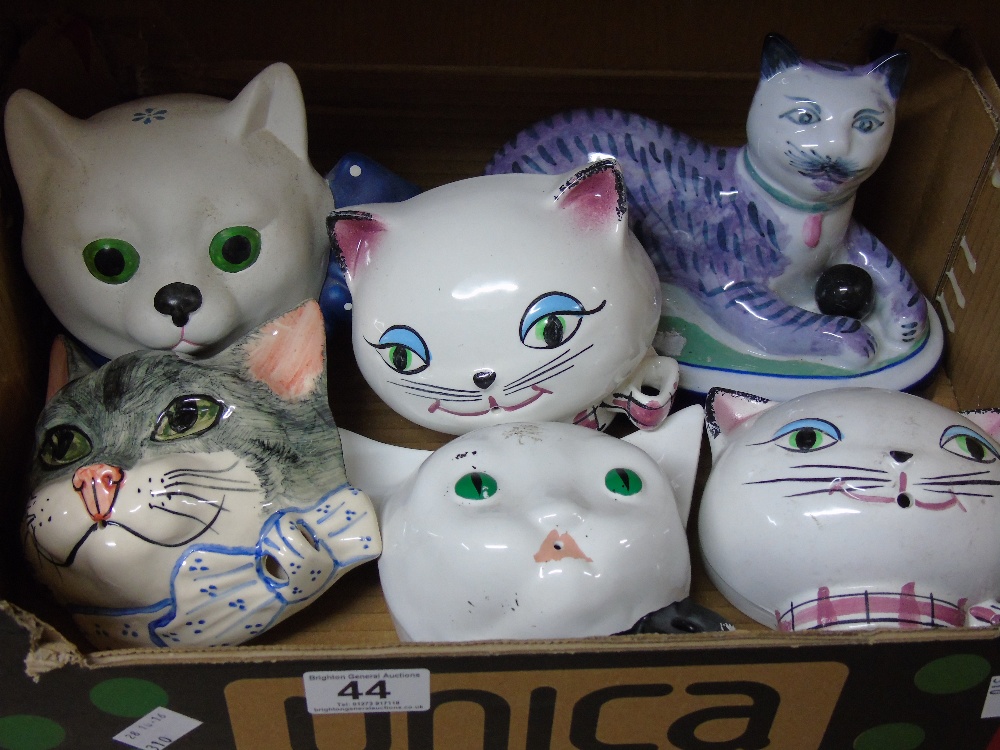 CAT CERAMICS - 5 PLAQUES & FIGURE