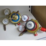 2 PRESSURE GAUGES