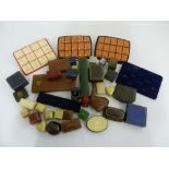 A quantity of jewellery boxes and jewellery display pads (39)
