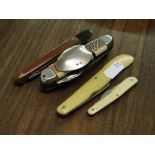 3 various penknives and a picnic combined knife, fork and spoon, (4).