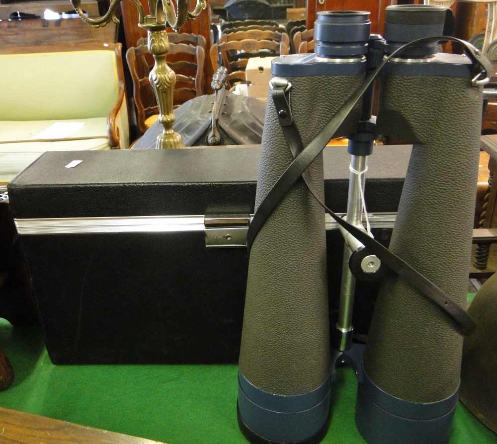 Swift 20 x 80 binoculars in case.