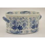 Spode blue and white printware footbath, circa 1820, in a jasmine pattern,