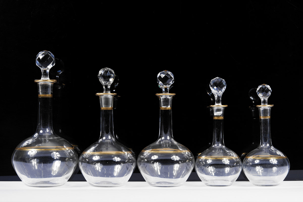 A Set of Five Bottles,glass, gilt bordures Dim. - 29 (maior) cm