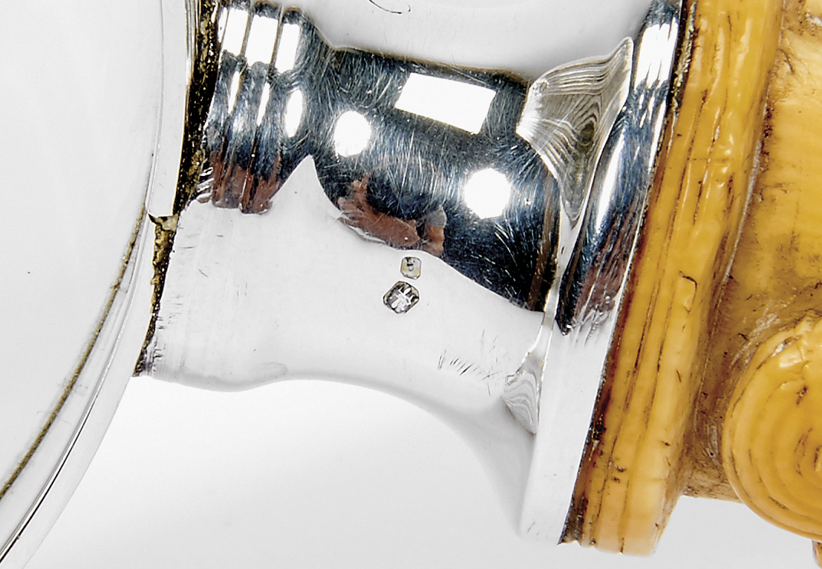 A Magnifying-glass,833/1000 silver ring, ivory handle with carved decoration "European hunters" - Image 4 of 4