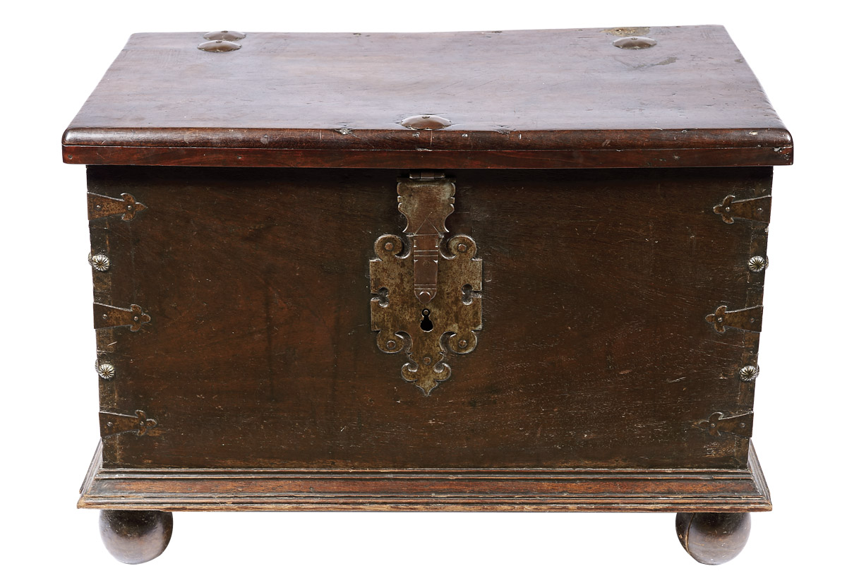 A Large Chest,Brazilian chestnut, «ball» feet, tinned iron mounts Dim. - 65 x 93 x 59 cm