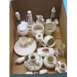 Goss and other crested china, seventeen items total