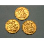 Three Victorian gold Sovereigns, 1871, 1882, 1889, includes two Melbourne mint