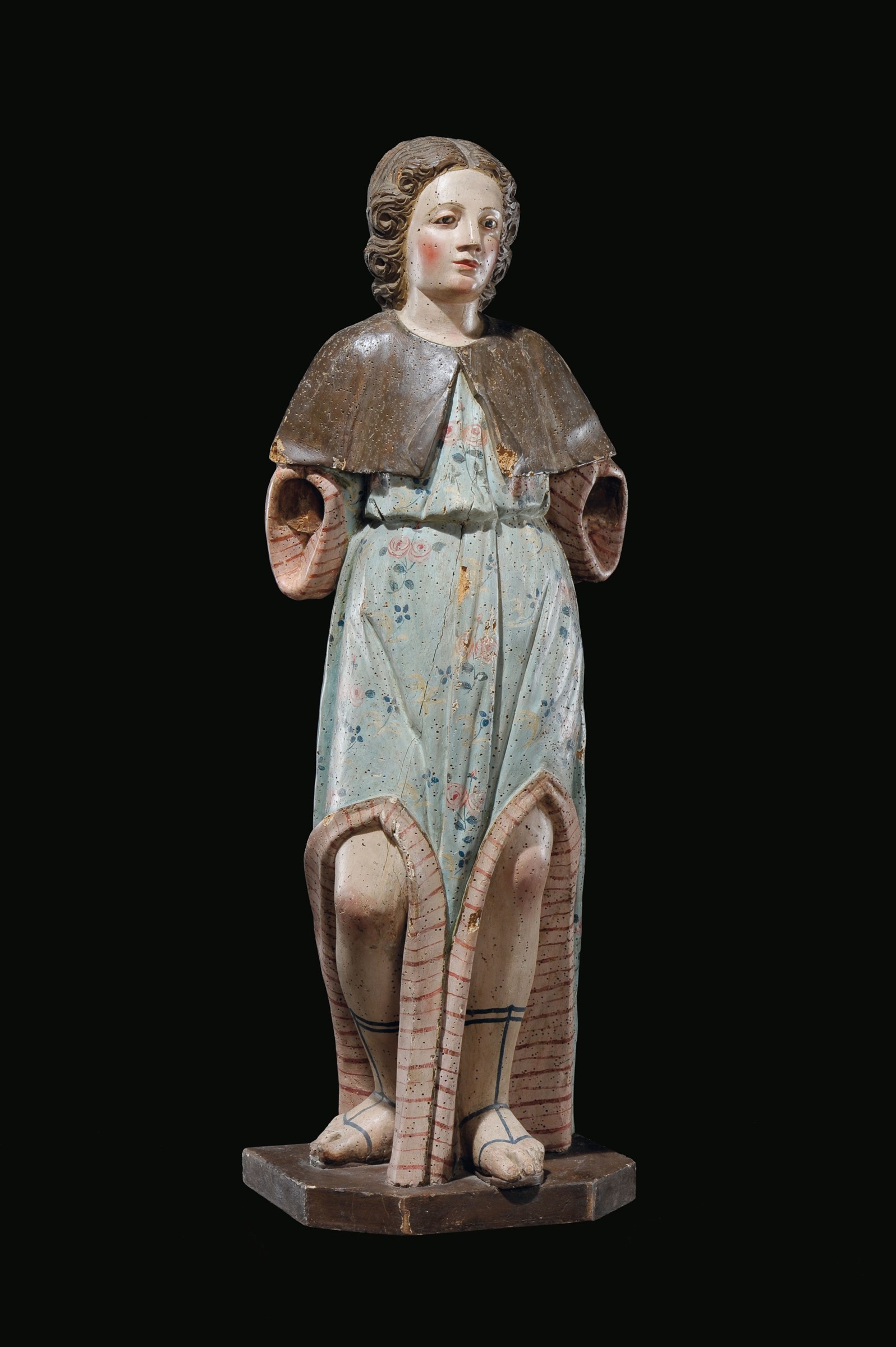 A polychrome wood Angel sculpture, central Italy, 17th century occhi in vetro, altezza cm 90