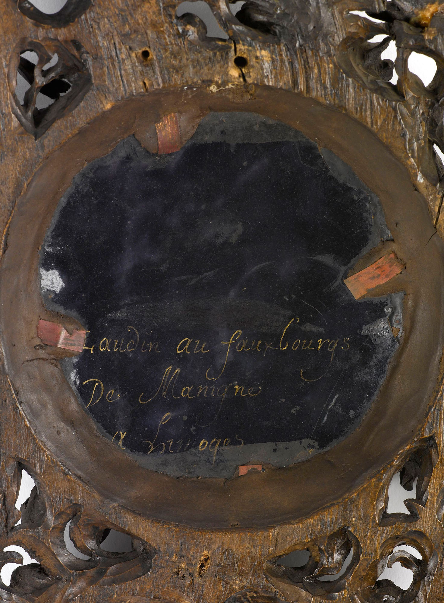Placca in smalti policromi raffigurante Adorazione dei Magi entro cornice in legno intagliato. - Image 2 of 2