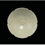 A craquelè glazed stoneware cup, China, Song Dynasty (960-1279) diam cm 12