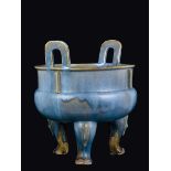 A large light-blue stoneware Jun censer with handles, China, Ming Dynasty, 17th century cm 41,5x35