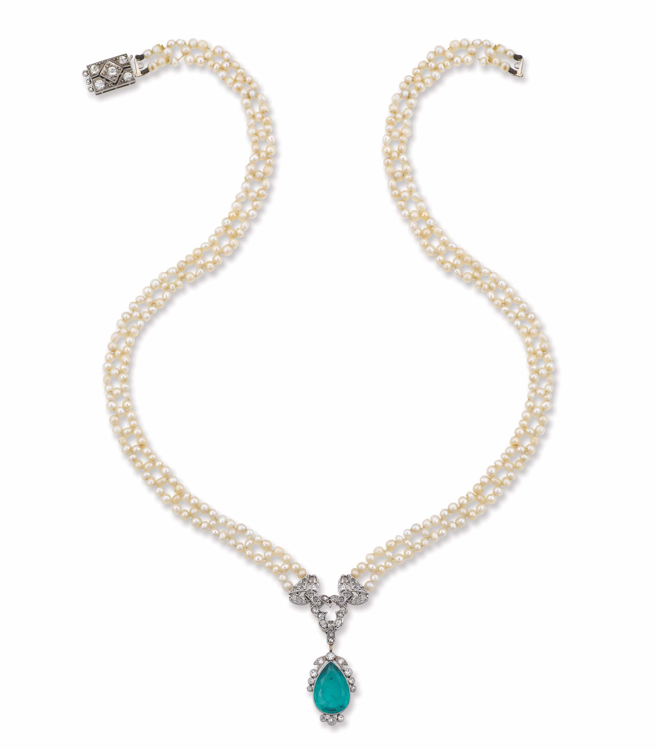 An Art Deco necklace with emerald and pearl montatura in oro ed argento