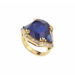 A Burma sapphire and diamond ring. Sabbadini. Gubelin report montatura in oro giallo 750/1000 con