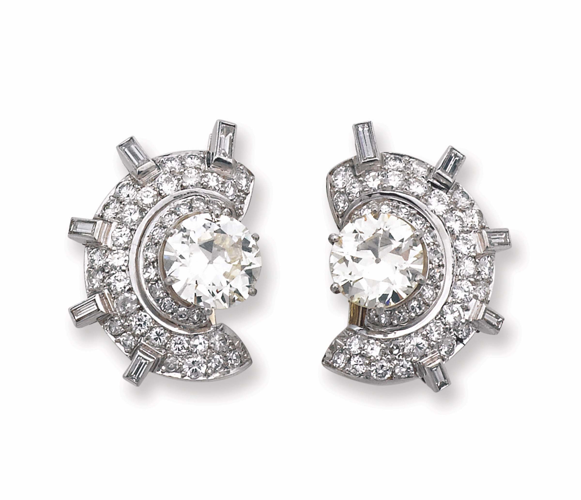 An Art Deco diamond and platinum earrings montatura in platino