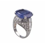 A sapphire, diamond and platinum ring montatura in platino e diamanti