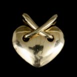 A modern Chaumet of Paris 18ct gold heart pattern pendant, No. 319327, 28mm x 25mm overall (gross