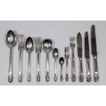 A modern Heritage plate "Elizabethan" table service, mostly for six place settings, comprising -