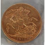 GEORGE V GOLD SOVEREIGN 1915 , two slight dents to edge